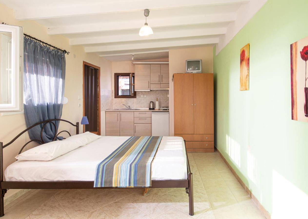 Agatha House Aparthotel Valtí Esterno foto