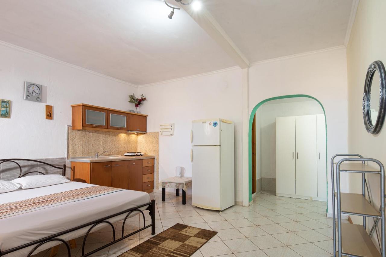 Agatha House Aparthotel Valtí Esterno foto