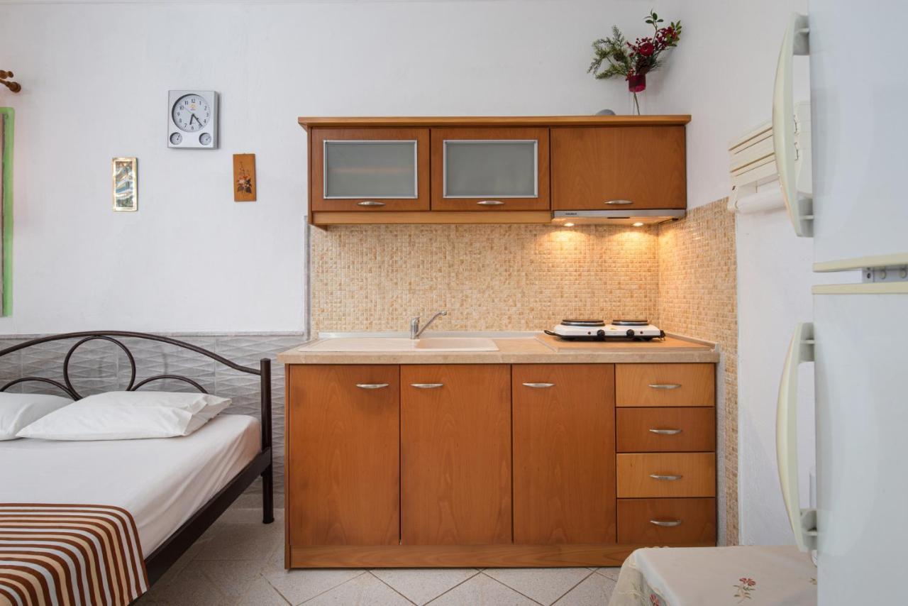 Agatha House Aparthotel Valtí Esterno foto